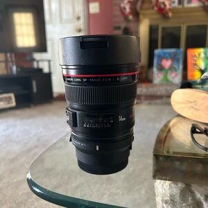 Canon 14mm 2.8 lens EF